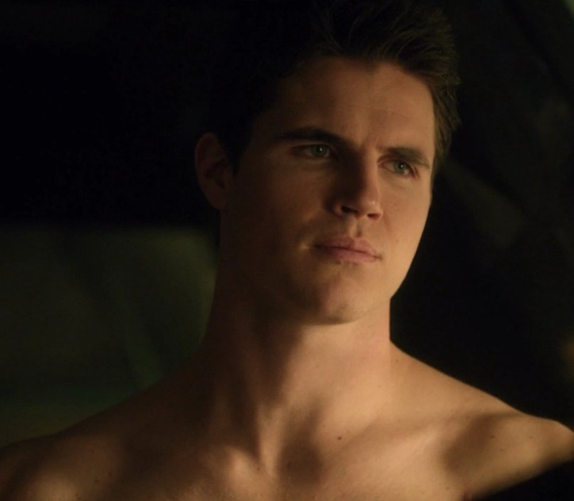 Robbie Amell in The Tomorrow People