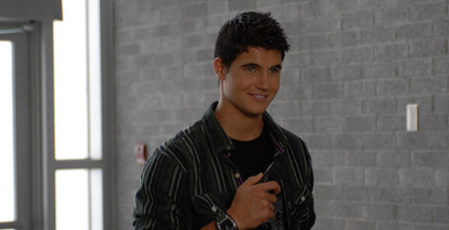 Robbie Amell in Picture This