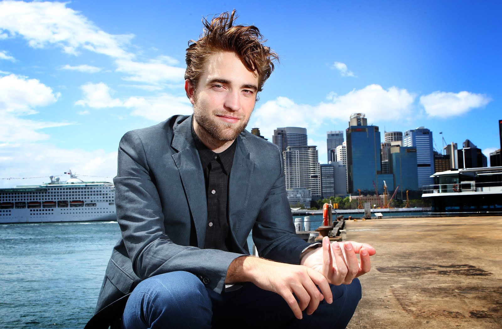 General photo of Robert Pattinson