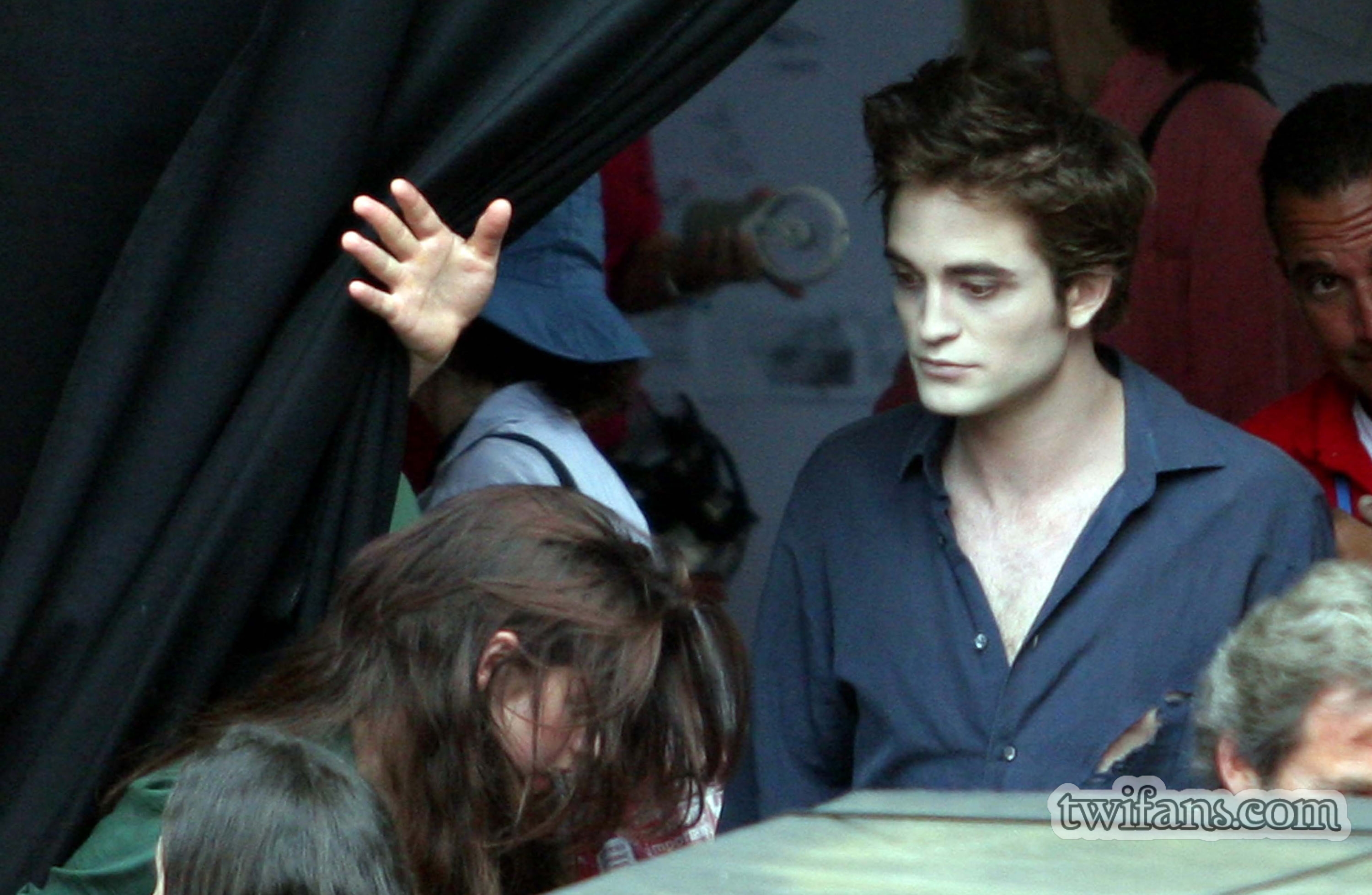 Robert Pattinson in The Twilight Saga: New Moon