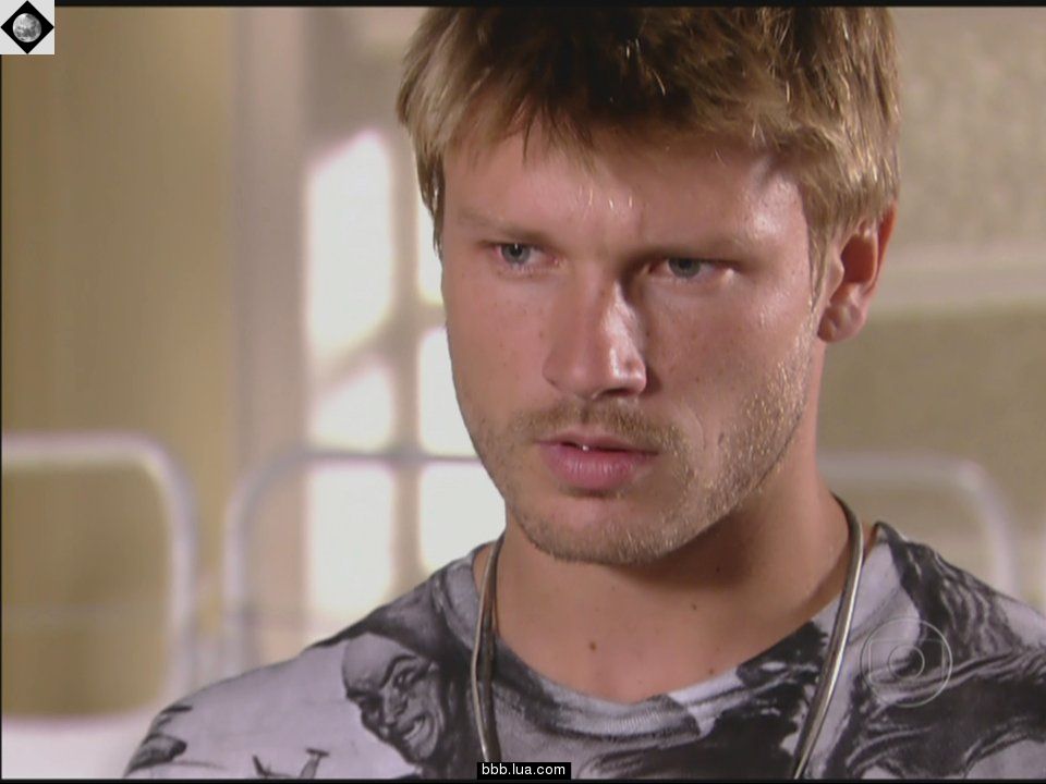 Rodrigo Hilbert in Três Irmãs