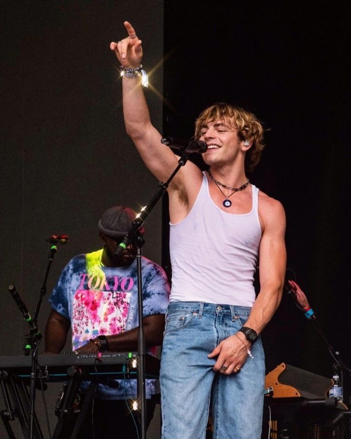 General photo of Ross Lynch