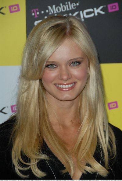 General photo of Sara Paxton