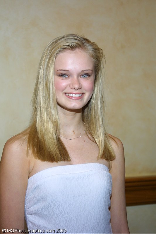 General photo of Sara Paxton