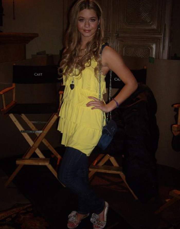 Sasha Pieterse in Pretty Little Liars (Season 1)