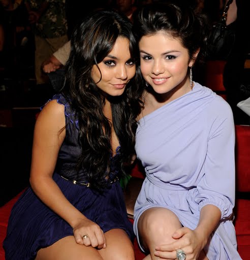 Selena Gomez in Teen Choice Awards 2009