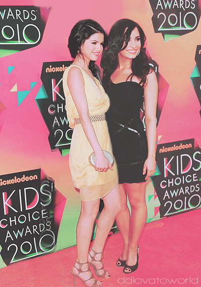 Selena Gomez in Kids' Choice Awards 2010