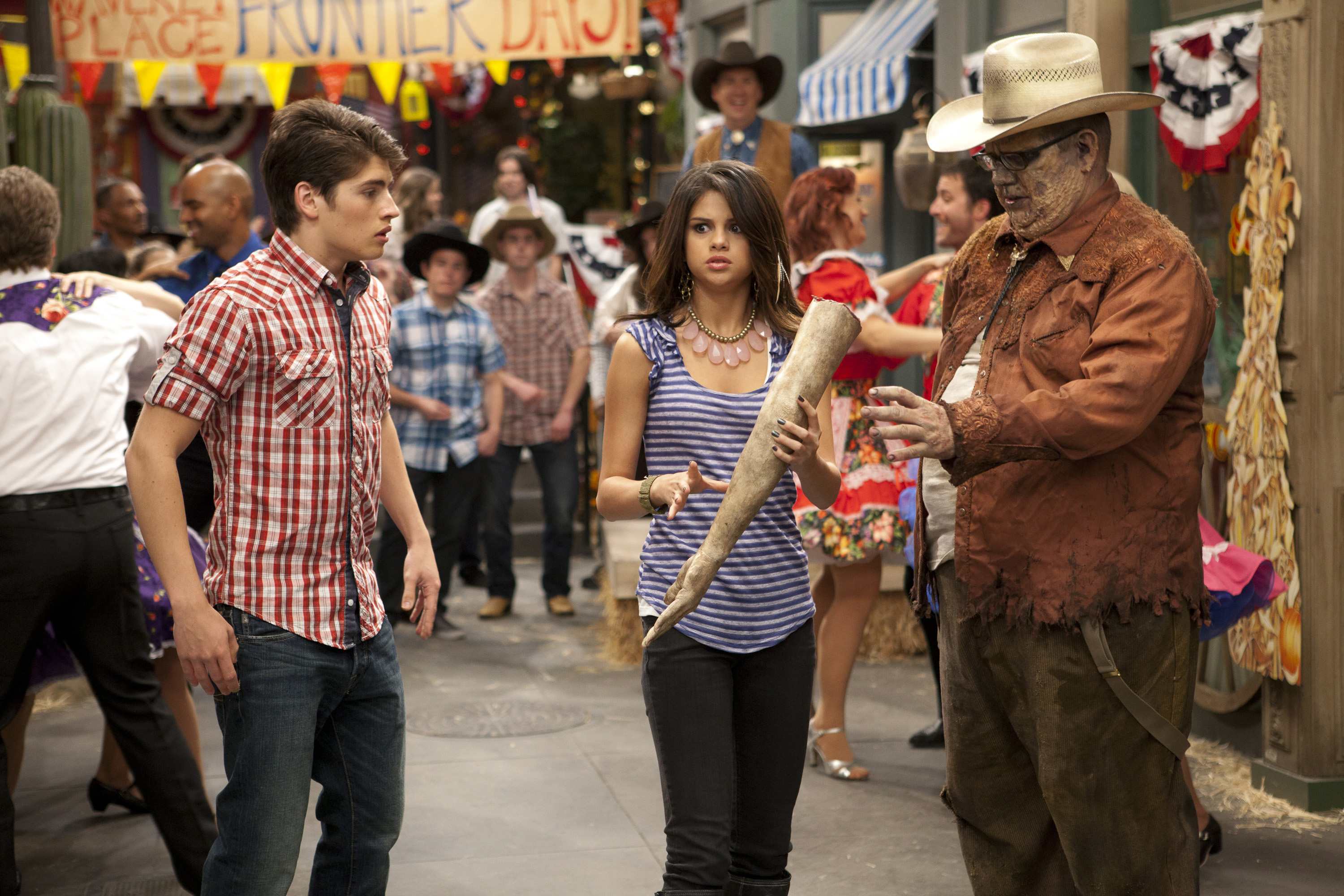 Selena Gomez in Wizards of Waverly Place (Season 4)