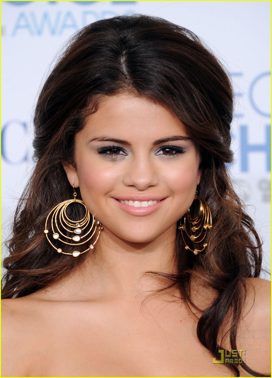 Selena Gomez in People's Choice Awards 2011