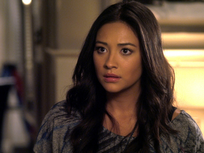 Picture Of Shay Mitchell In Pretty Little Liars Season 2 Shay