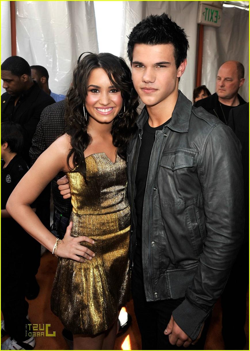 Taylor Lautner in Kids' Choice Awards 2009