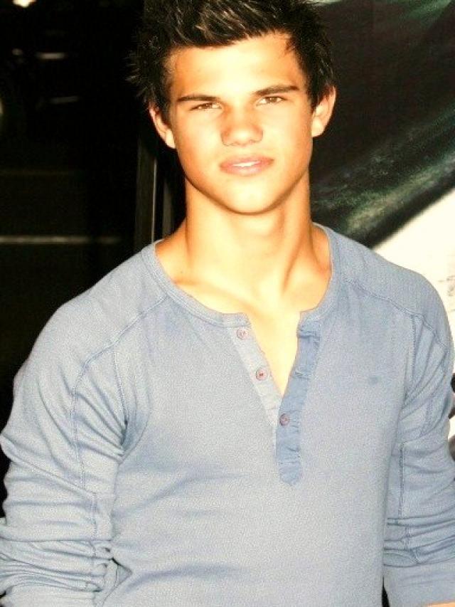 General photo of Taylor Lautner