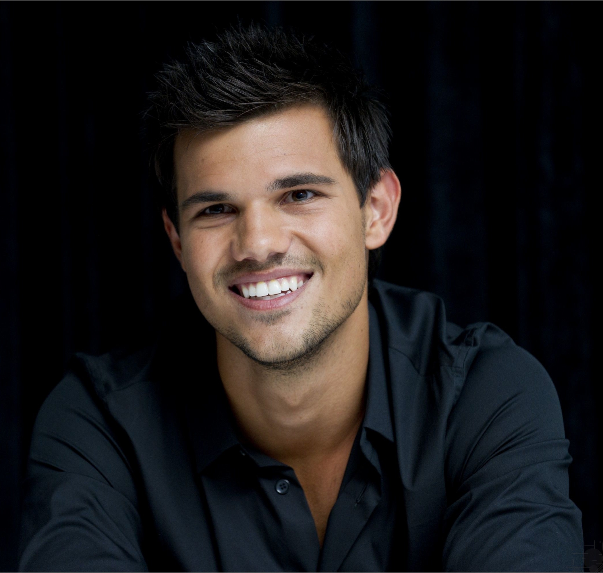 General photo of Taylor Lautner