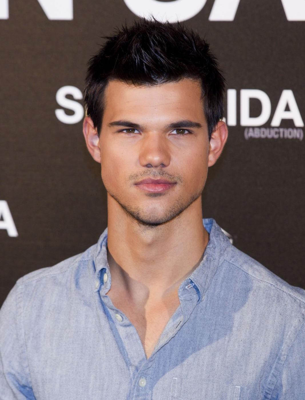 General photo of Taylor Lautner