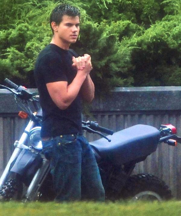 General photo of Taylor Lautner