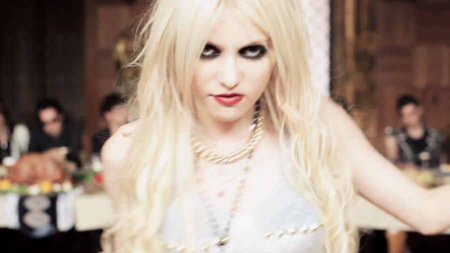 Taylor Momsen in Music Video: Miss Nothing