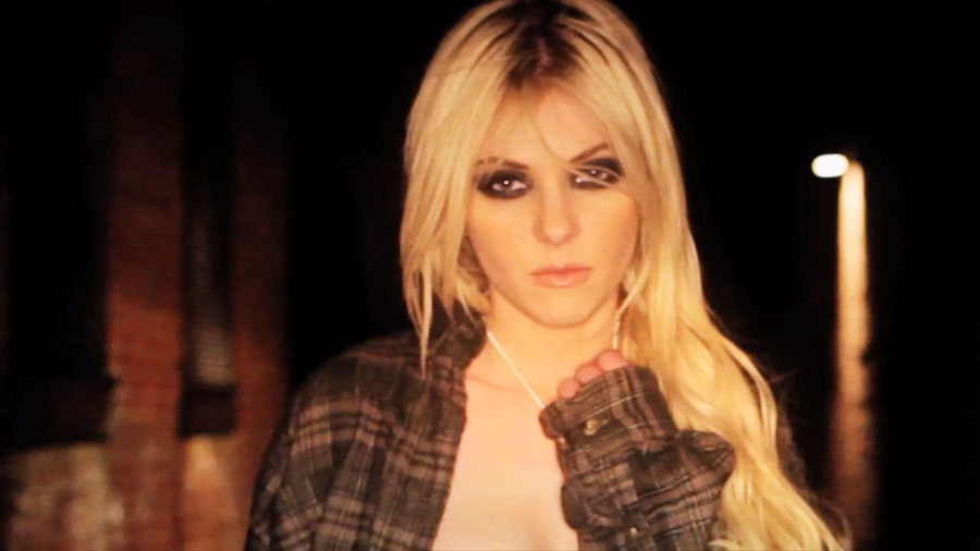 Taylor Momsen in Music Video: Make Me Wanna Die