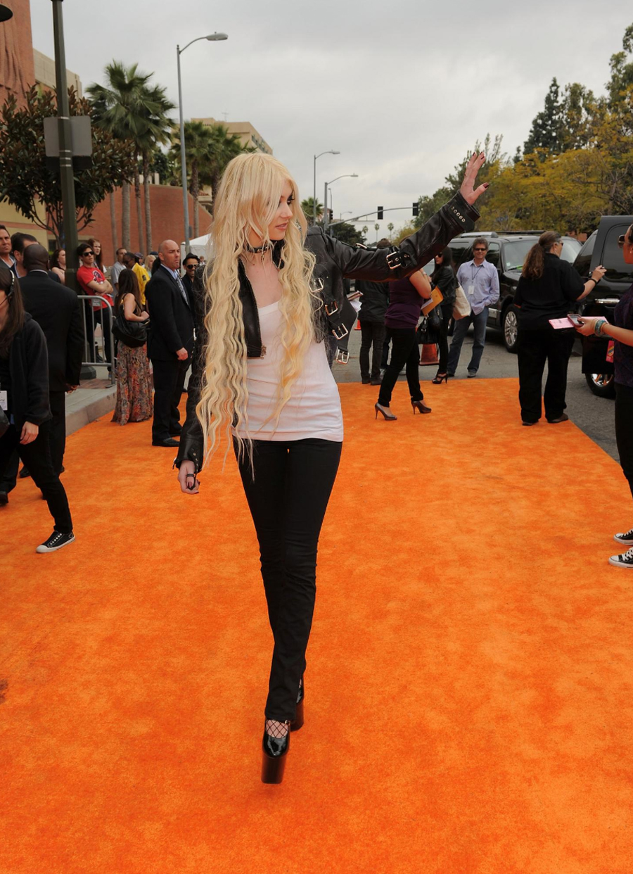 Taylor Momsen in Kids' Choice Awards 2011