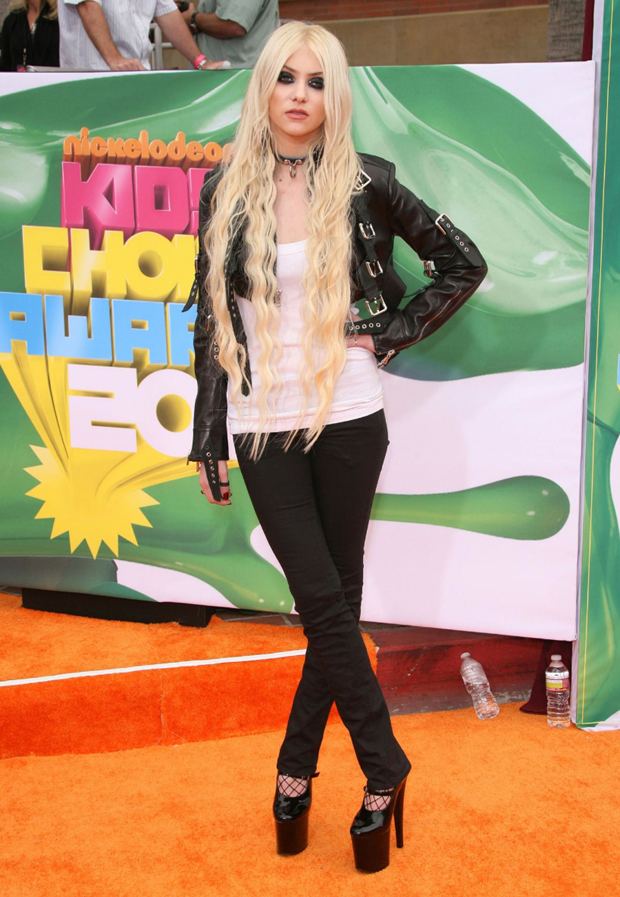 Taylor Momsen in Kids' Choice Awards 2011
