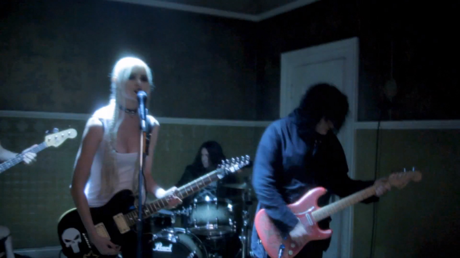 Taylor Momsen in Music Video: My Medicine