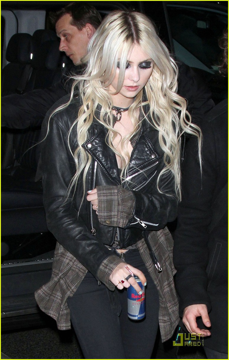 General photo of Taylor Momsen