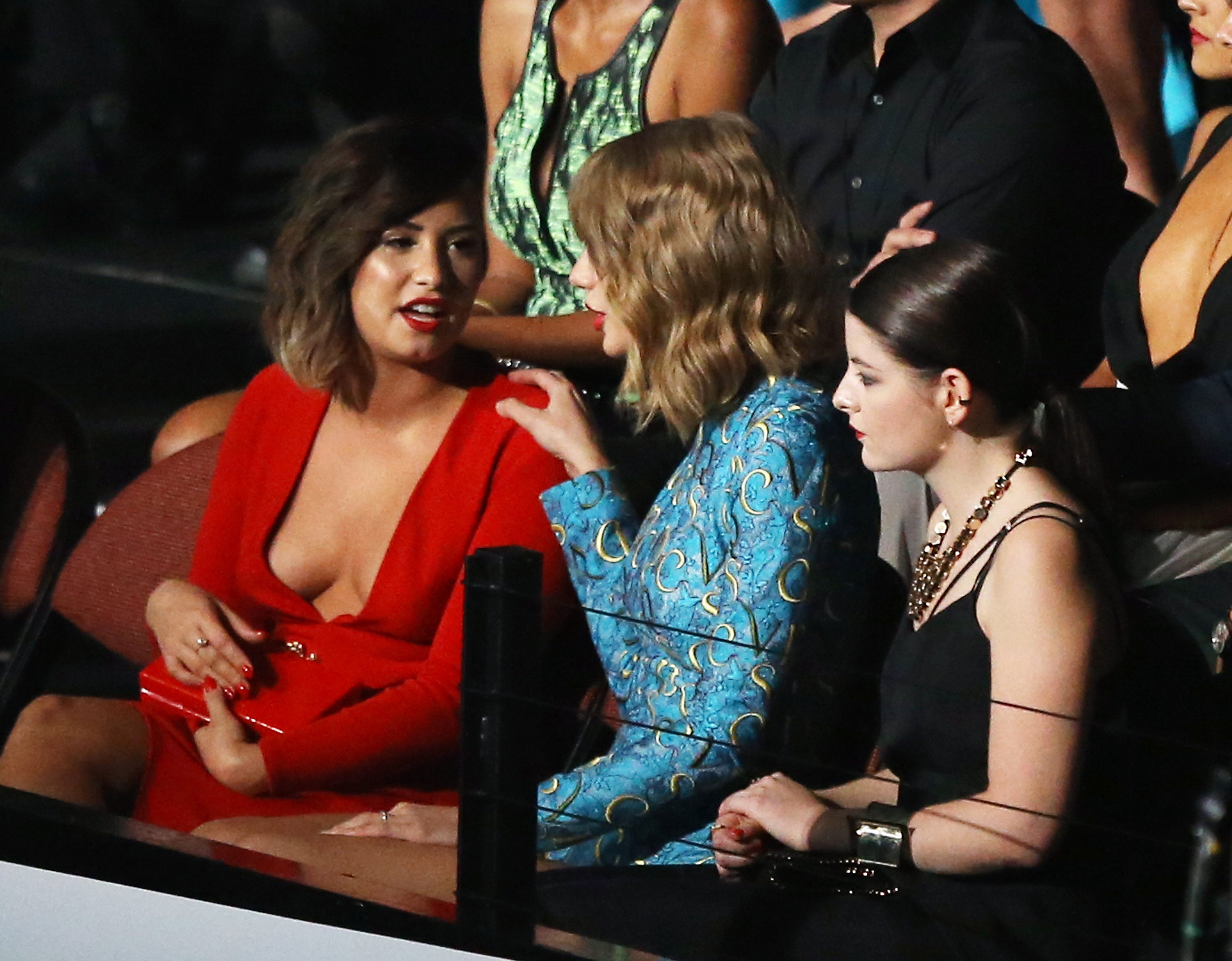 Taylor Swift in Video Music Awards 2014