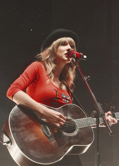 Taylor Swift in Red World Tour