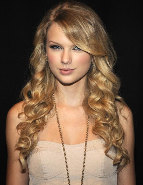 Taylor Swift in 2008 MTV Video Music Awards