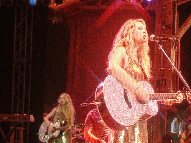 Taylor Swift in Fearless Tour