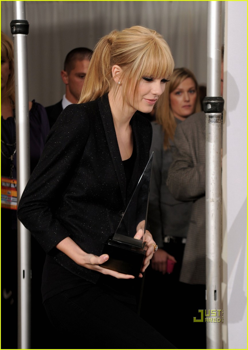 Taylor Swift in 2010 American Music Awards