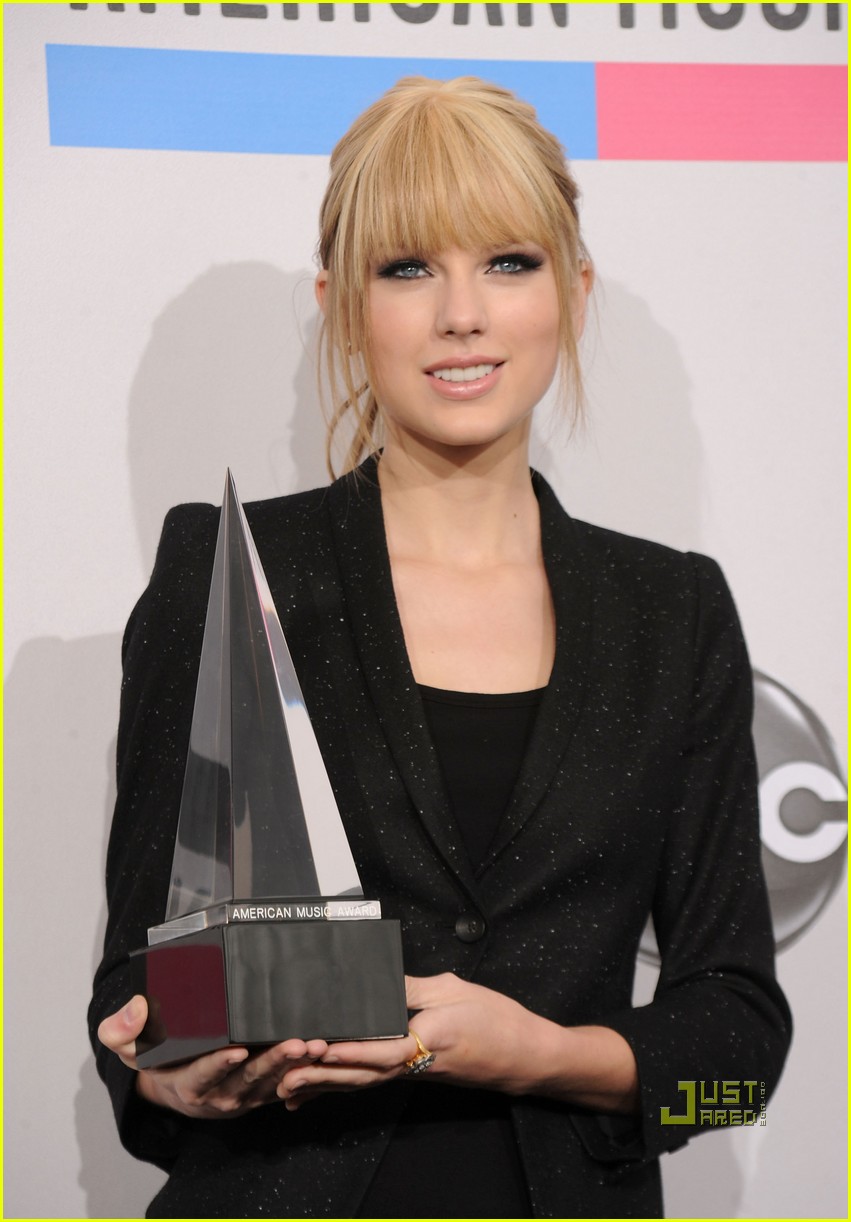 Taylor Swift in 2010 American Music Awards