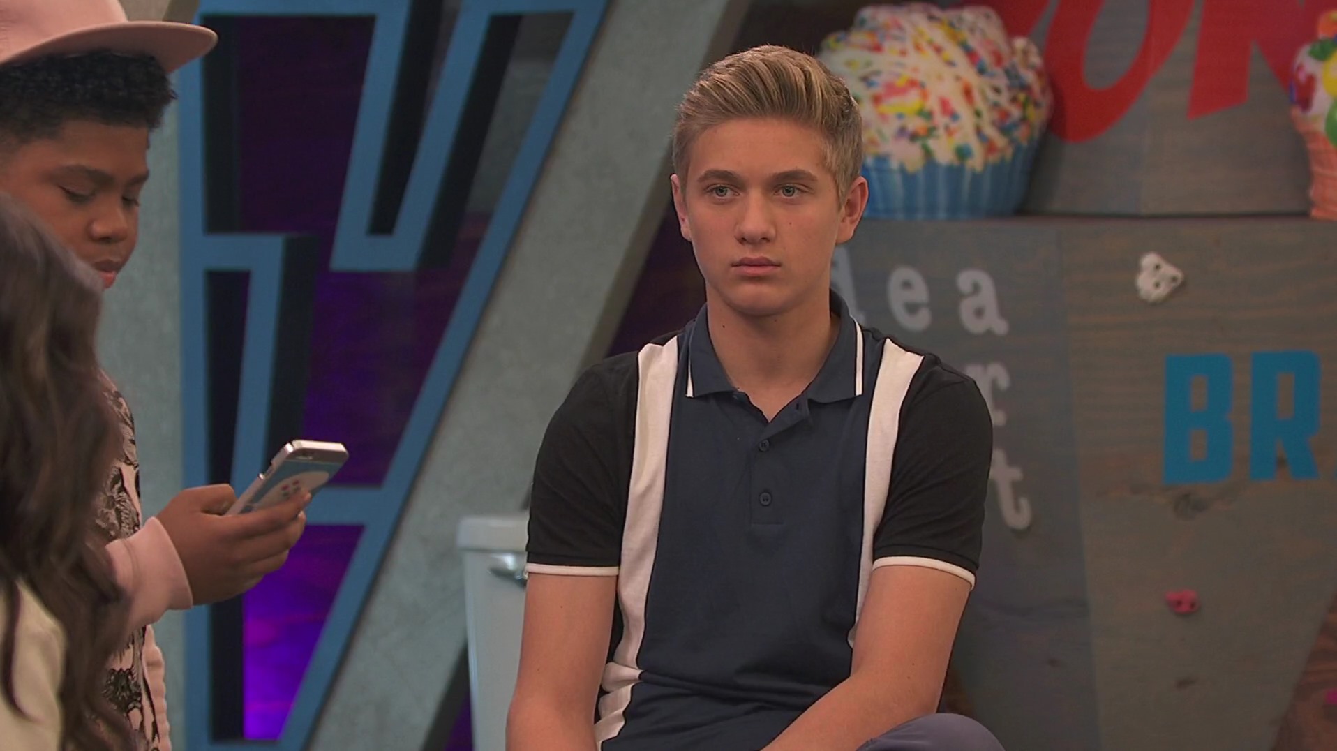 Gio 💟 on X: Sou a unica que não sabia que o Thomas Kuc do elenco game shakers é brasileiro ????? 😱😱 / X