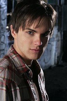 Thomas Dekker in Terminator: The Sarah Connor Chronicles