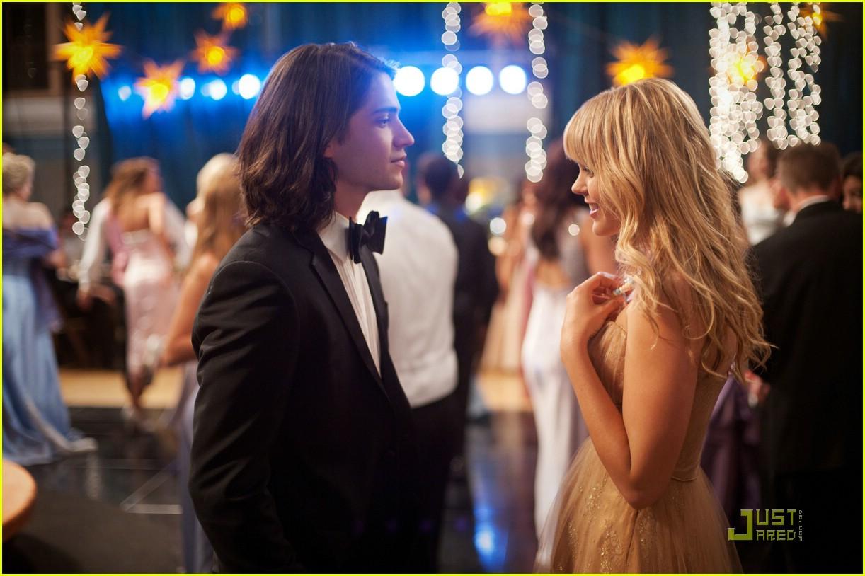 Thomas McDonell in Prom