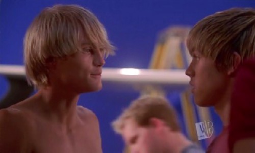 Toby Hemingway in Summerland, episode: Signs