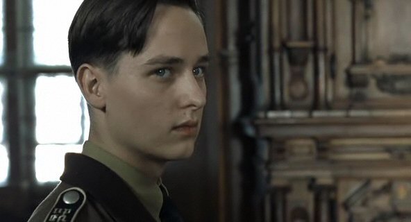 Tom Schilling in Before the Fall