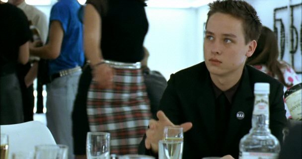 Tom Schilling in Verschwende deine Jugend.doc