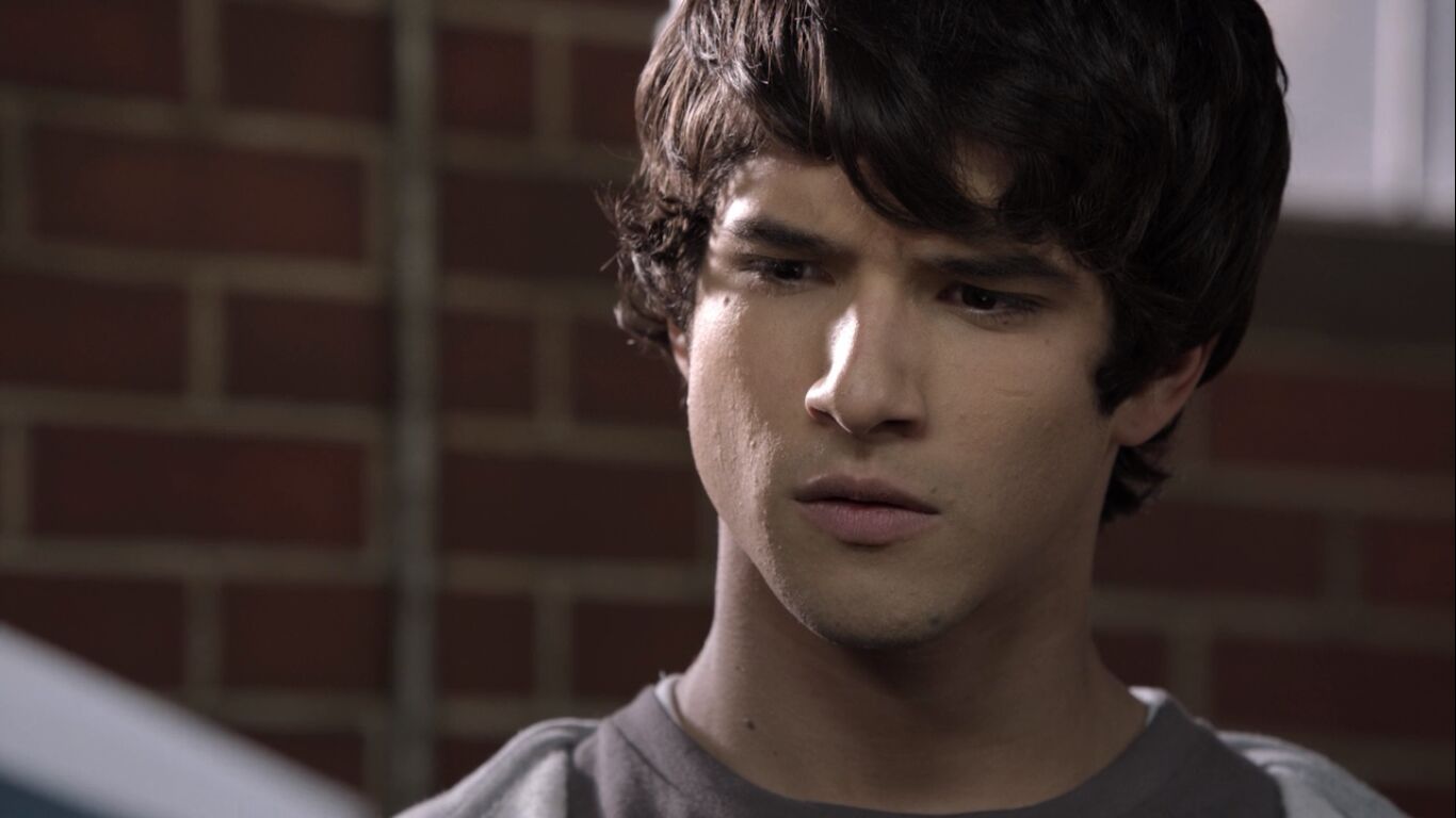 Tyler Posey in Teen Wolf, episode: Pack Mentality