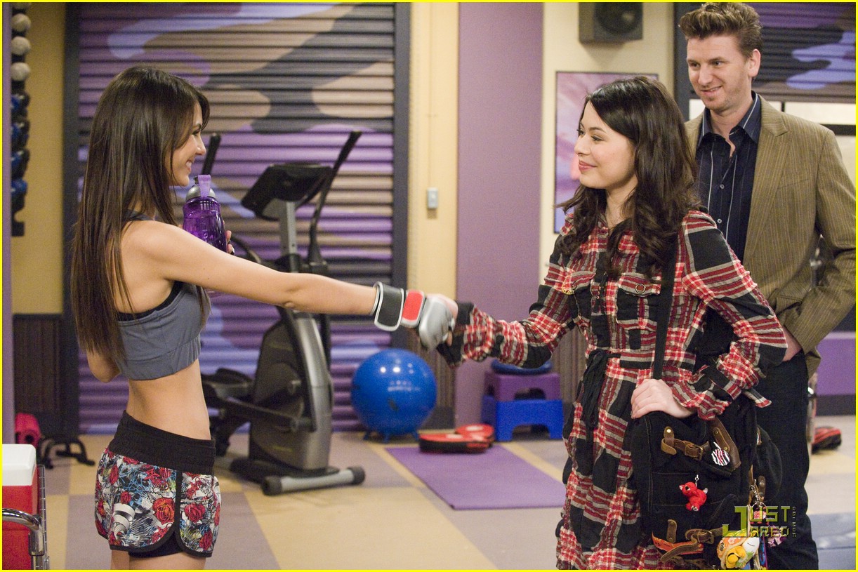 Victoria Justice in iCarly, episode: iFight Shelby Marx