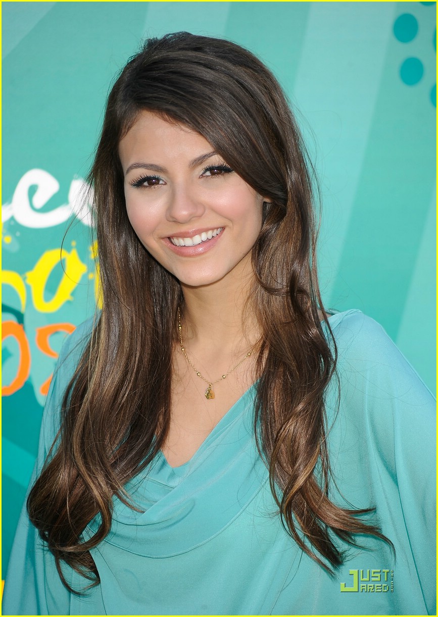 Victoria Justice in Teen Choice Awards 2009