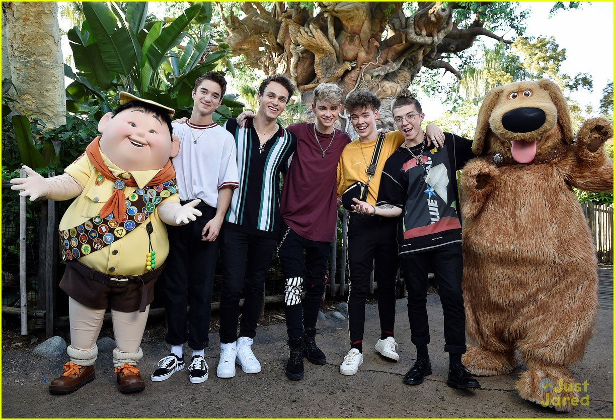 General photo of Why Don't We