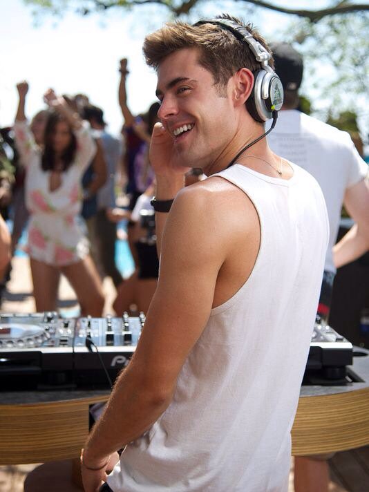Zac Efron in We Are Your Friends