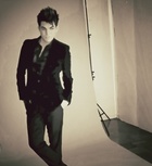 Adam Lambert : adam-lambert-1335216616.jpg