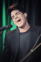 Adam Lambert : adam-lambert-1335600684.jpg