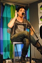 Adam Lambert : adam-lambert-1335816419.jpg