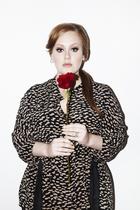 Adele : adele-1324663471.jpg