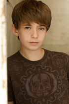 Austin Abrams : austin-abrams-1322850036.jpg