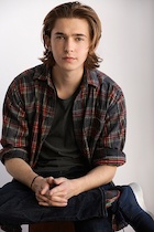 Austin Abrams : austin-abrams-1521741548.jpg