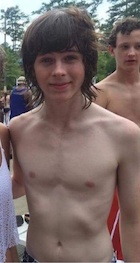 Chandler Riggs : chandler-riggs-1439483234.jpg