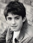 Charlie Rowe : charlie-rowe-1323365501.jpg